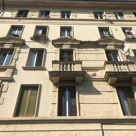 Appartamento Stanza privata con bagno a 15 minuti da Duomo Sesto San Giovanni Esterno foto